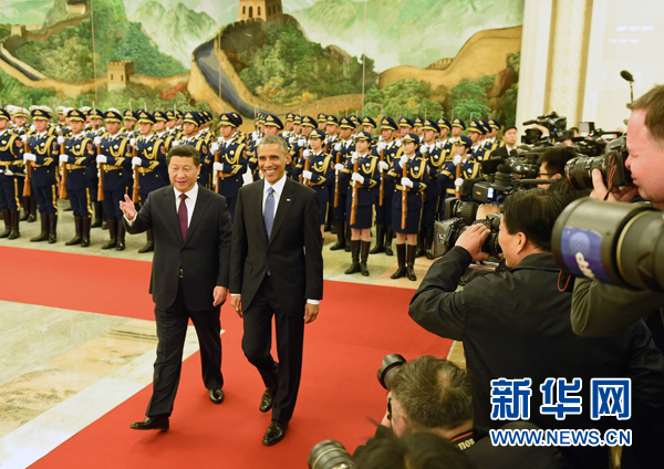11月12日,國家主席習(xí)近平在北京人民大會堂舉行歡迎儀式,歡迎美國總統(tǒng)奧巴馬對中國進(jìn)行國事訪問。 新華社記者 劉建生 攝 11月12日,國家主席習(xí)近平在北京人民大會堂舉行歡迎儀式,歡迎美國總統(tǒng)奧巴馬對中國進(jìn)行國事訪問。 新華社記者 劉建生 攝