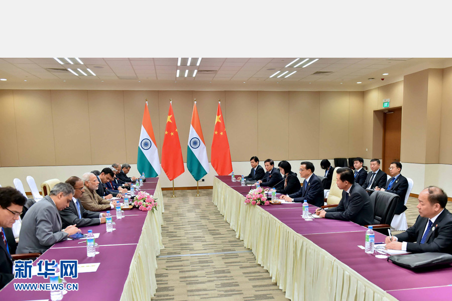 11月13日,中國國務院總理李克強在緬甸內比都會見印度總理莫迪。 新華社記者 李濤 攝 11月13日,中國國務院總理李克強在緬甸內比都會見印度總理莫迪。 新華社記者 李濤 攝