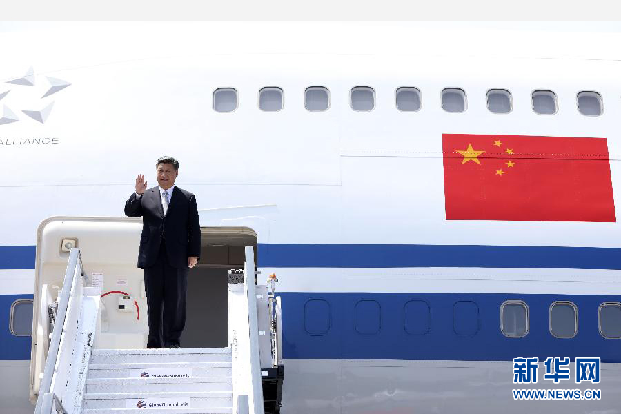 10月15日,國家主席習近平抵達印度果阿,應印度總理莫迪邀請,出席金磚國家領導人第八次會晤。 新華社記者蘭紅光攝 10月15日,國家主席習近平抵達印度果阿,應印度總理莫迪邀請,出席金磚國家領導人第八次會晤。 新華社記者蘭紅光攝