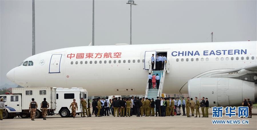 (國際)(1)老方向中方移交104名電信詐騙犯罪嫌疑人