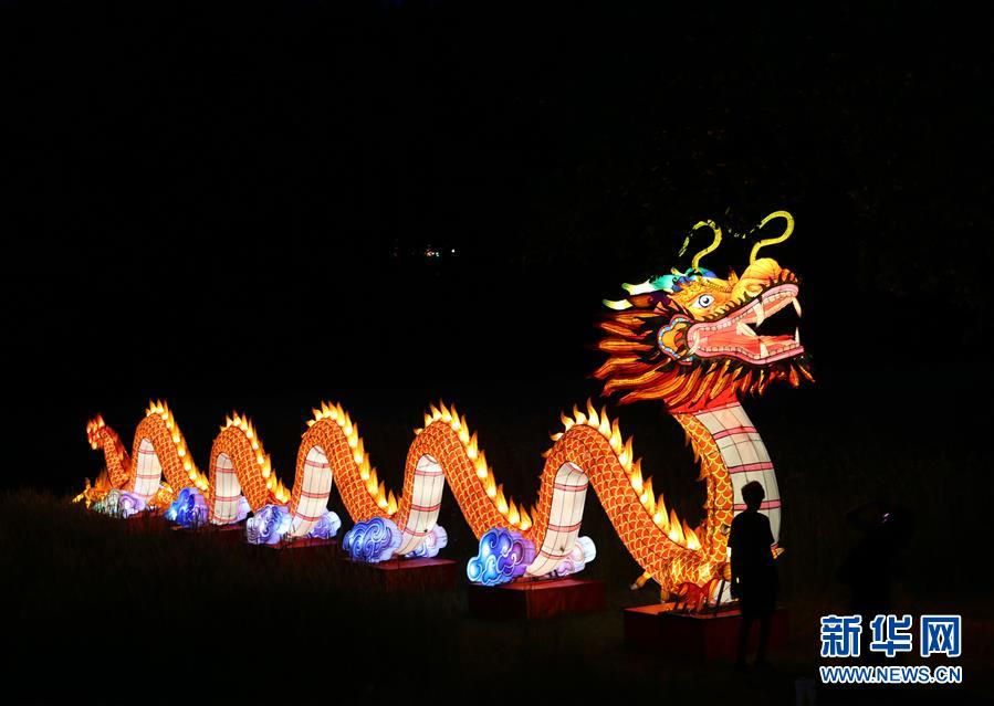 (國(guó)際)(2)自貢彩燈閃耀羅馬尼亞錫比烏國(guó)際戲劇節(jié)