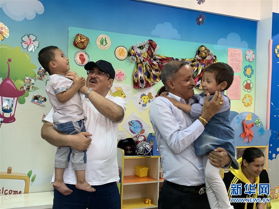 (圖文互動)(3)多國駐華使節參訪新疆:中國反恐、去極端化經驗值得學習借鑒