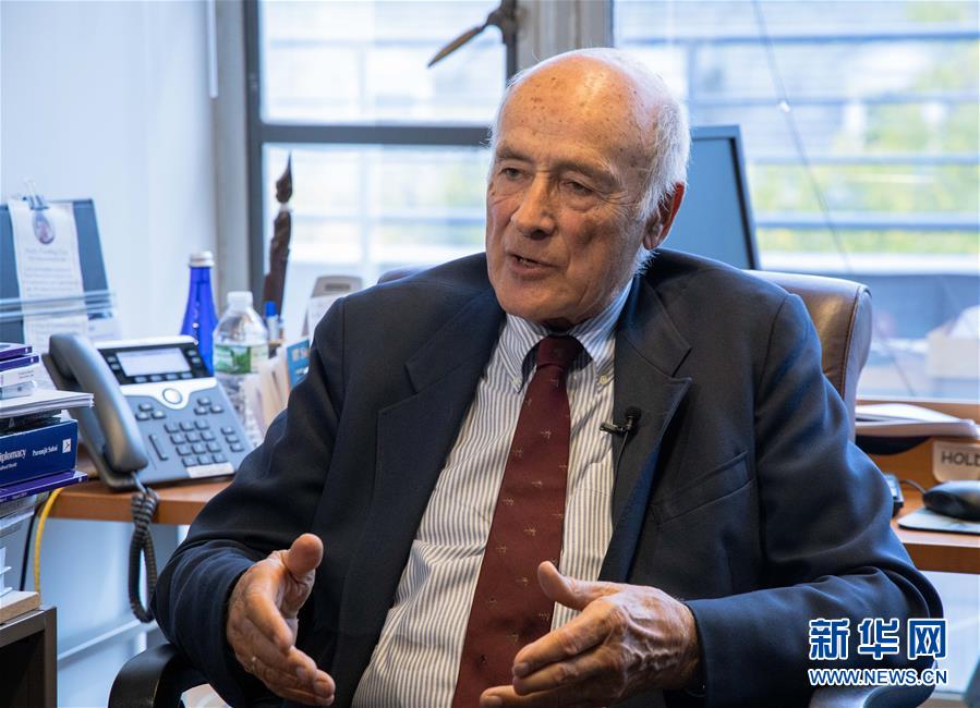 （新華全媒頭條·圖文互動(dòng)）（1）特稿：以“小球”智慧 行大國(guó)之交——哈佛“中國(guó)通”談中美關(guān)系