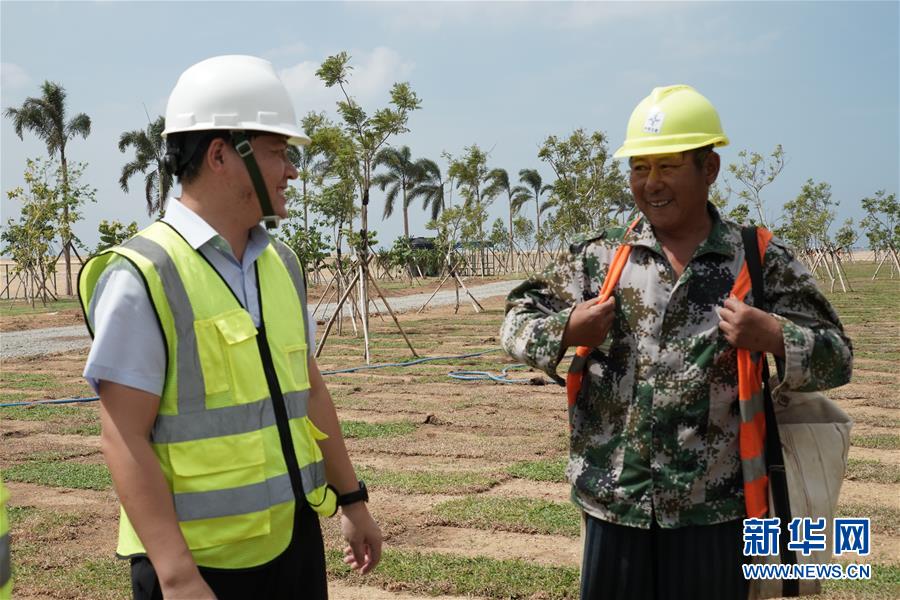 (國際·圖文互動)(3)通訊:春節(jié),“是工期而不是假期”——記科倫坡港口城的中國建設(shè)者