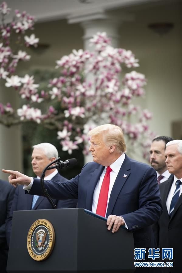 （國際）（3）特朗普宣布&ldquo;國家緊急狀態(tài)&rdquo;應(yīng)對(duì)美國新冠肺炎疫情