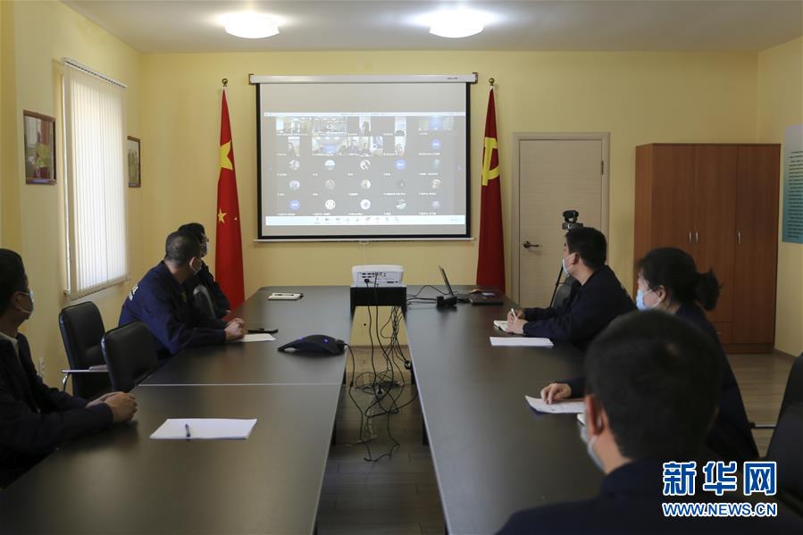 (國(guó)際疫情·圖文互動(dòng))(1)“和祖國(guó)的專(zhuān)家聊一聊很安心”——記中國(guó)援哈薩克斯坦醫(yī)療隊(duì)指導(dǎo)同胞抗疫