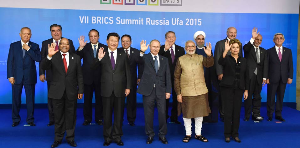 習(xí)近平出席金磚國家同歐亞經(jīng)濟(jì)聯(lián)盟、上海合作組織成員國、觀察員國及受邀國領(lǐng)導(dǎo)人對話會