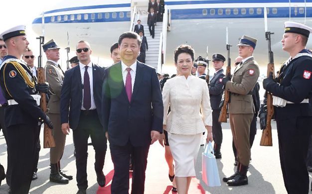 習(xí)近平抵達(dá)華沙 開始對(duì)波蘭共和國(guó)進(jìn)行國(guó)事訪問(wèn)