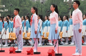 聽(tīng)共青團(tuán)員和少先隊(duì)員的心聲：請(qǐng)黨放心，強(qiáng)國(guó)有我！